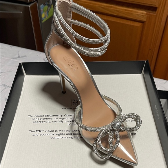 INC International Concepts Silver Bow Heels - Picture 5 of 11